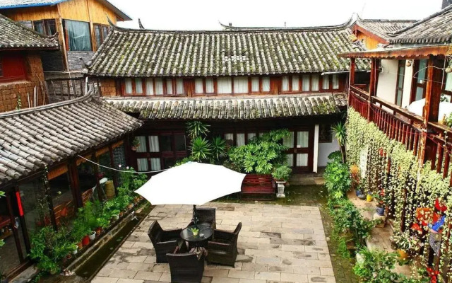 Lijiang Shuhe Phoenix Court Inn