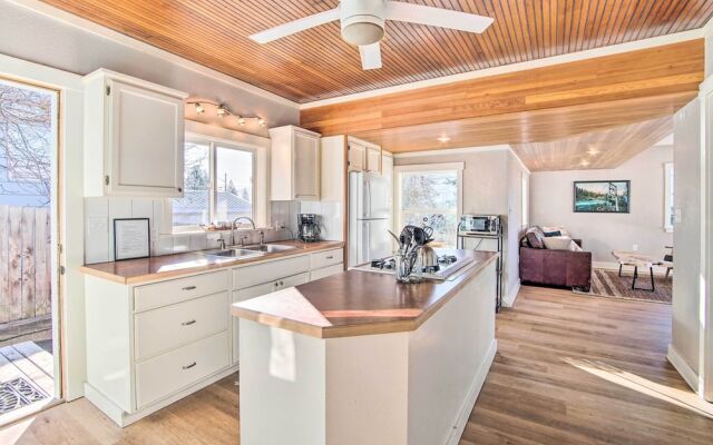 Cle Elum Vacation Rental - Walk Downtown!