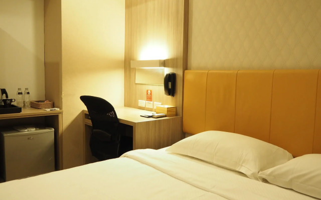 The Riverside Hotel International