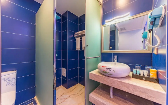 Love Home Theme Hotel Kunming Airport