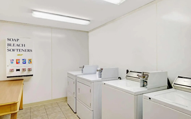 Days Hotel & Conference Center - Methuen Ma