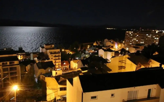 Suizo I con vista al lago y Estac