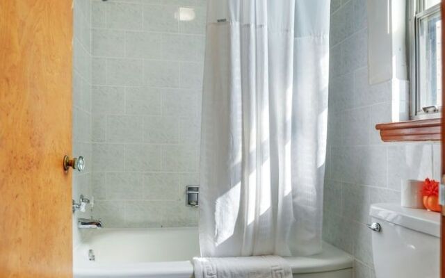 Hotel Port Colborne ON
