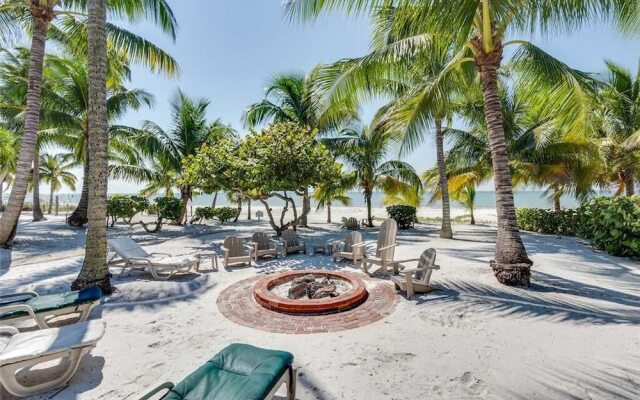Tropical Paradise - Three Bedroom Home