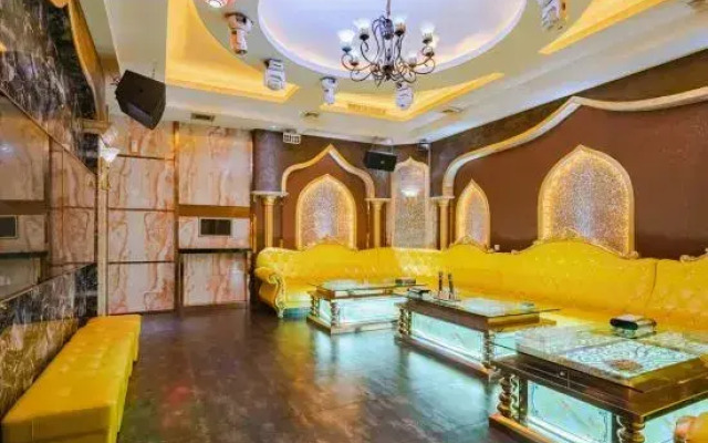 Jingxi Saint Paul Hotel (Longtan Wetland Park Branch)