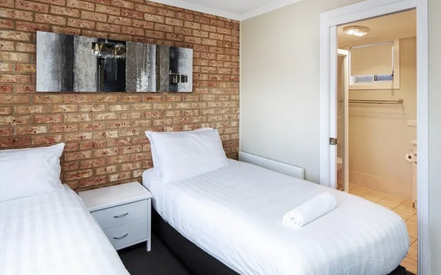 Beloka 9 - Overlooking Lake Jindabyne