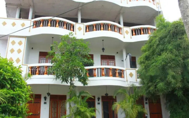 Vista Rooms Near Mirissa Beach 1