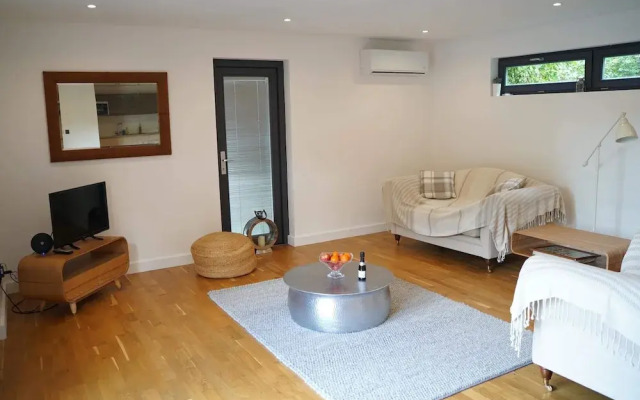 Countryside Annex- Sleeps 2, Free Parking & Garden