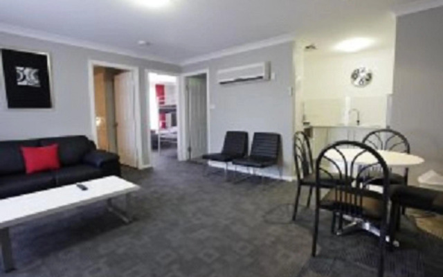 Cattleman's Country Motor Inn & Serviced Apartments