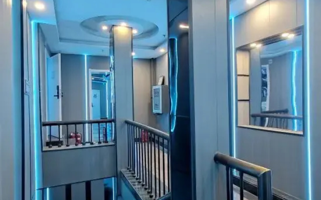 Beijing Huayunxin E-sports Theme Hotel