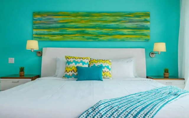 2BR 3BA Condo on Eagle Beach w Amazing Amenities