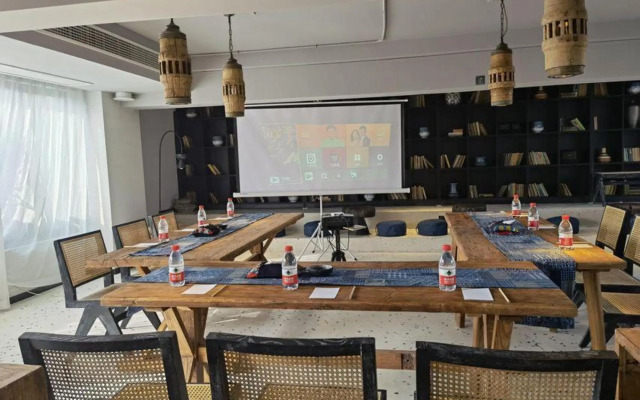 Yunfuli Yinsu Du Fu Thatched Cottage Business and Leisure B&B