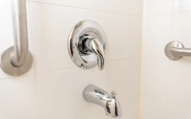 Home Inn & Suites Regina East