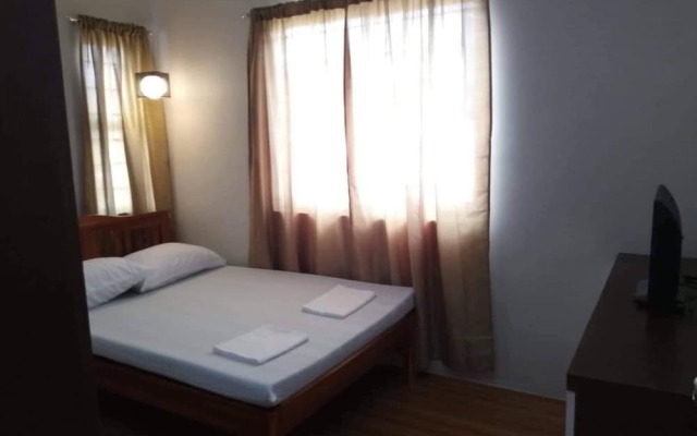 Happy Days Apartelle - Hostel