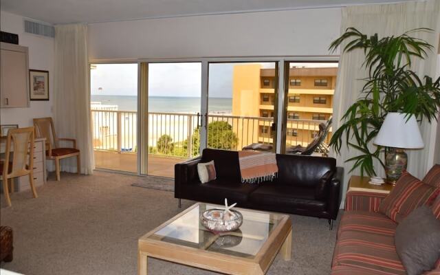 Jamaica Royale T63 - 2 Br Condo