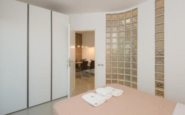 Ace Location | Luxury Building