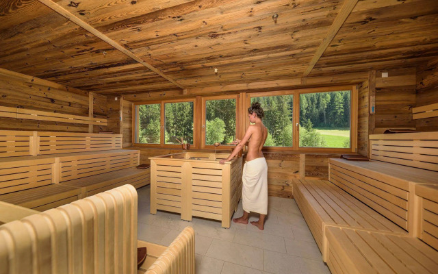 Alpine Nature Hotel Stoll