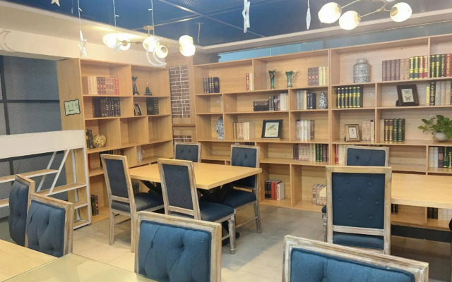 James Joyce Coffetel (Wuhan Xudong Xujiapeng Metro Station)