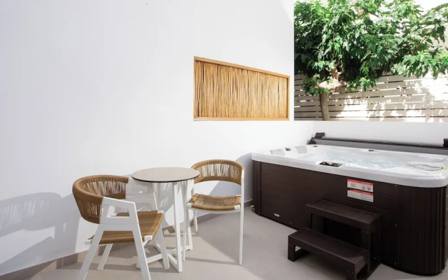 Stay Helios - Aparts & Pool Suites