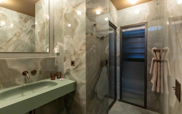 Yndo Hotel