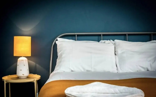 Spectacular 4BR Townhouse in Georgian Quarter, free parking