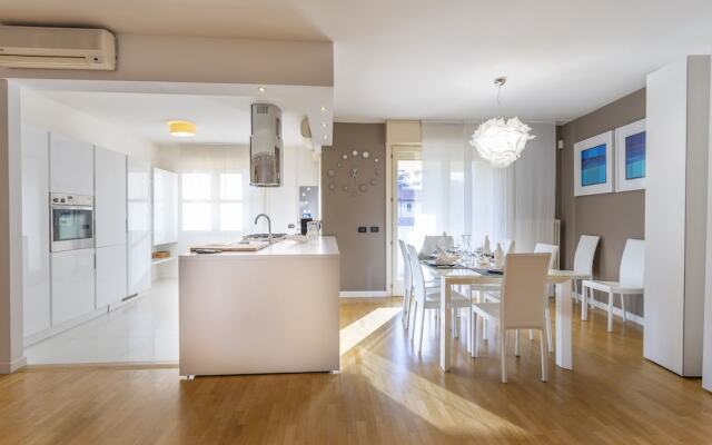 Teatro Nuovo Apartment with Free Parking