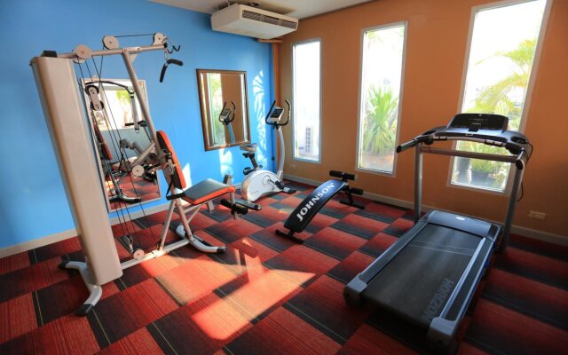 The Quarter Saphankhwai by UHG