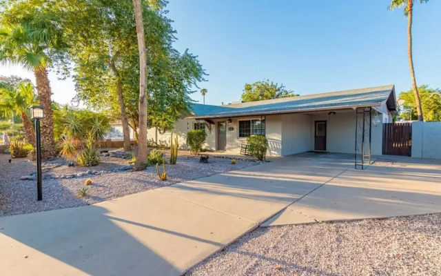 Sunset ASU Private Pool Updated Kitchen Baths