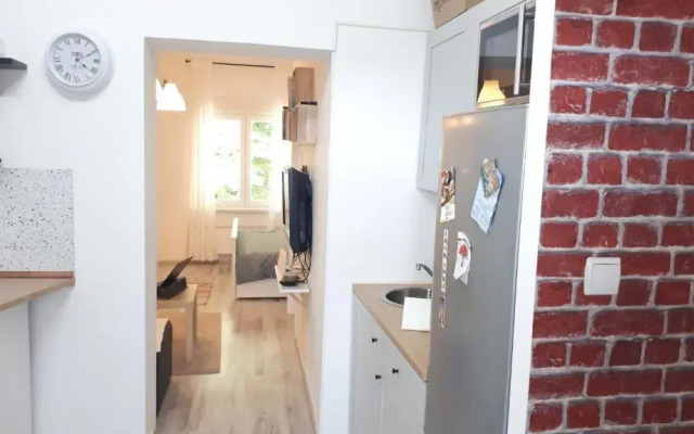 Newly adapted Studio 88 with free parking