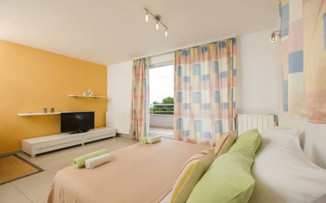 Room-cosy and Modern Family Apartment fo