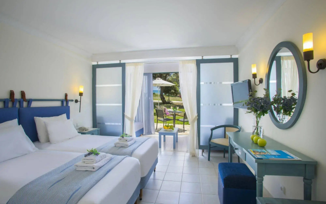 Domes Aulus Zante, Autograph Collection