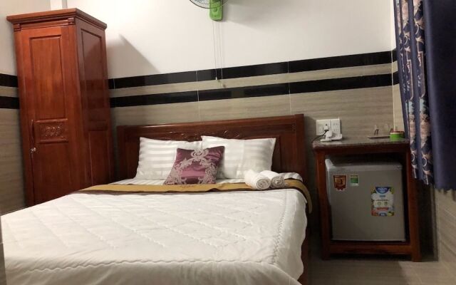 Ly Ly Hotel