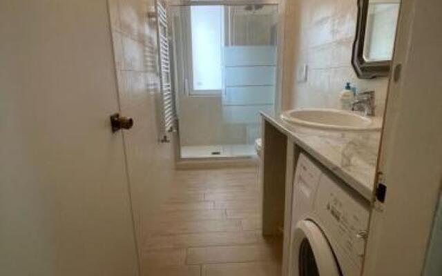 Flat 2 Bedrooms 1 Bathroom - Recco