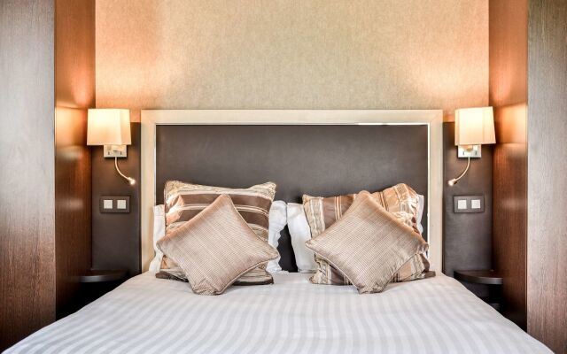 Zenitude Hotel la Valadière, an Ascend Collection Hotel