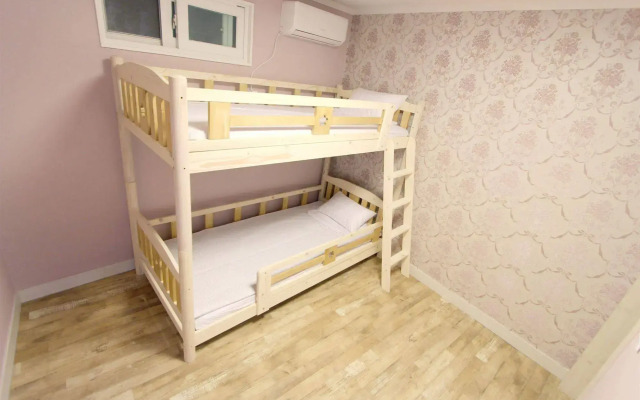 Unni House