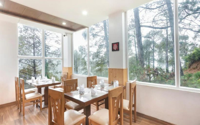 Himalayan Splendour Resort