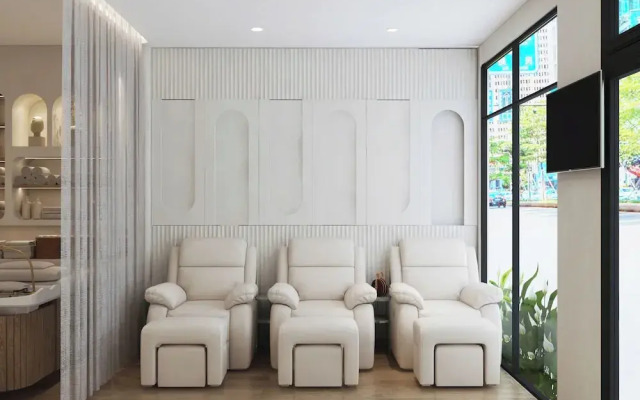 Riverside Mini Hotel Grand World