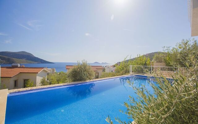 Villa Selena by Akdenizvillam