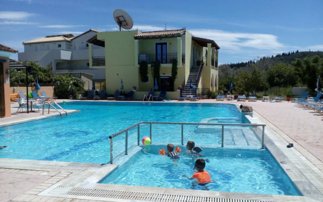 Amadeus Hawai Studios & Apartments