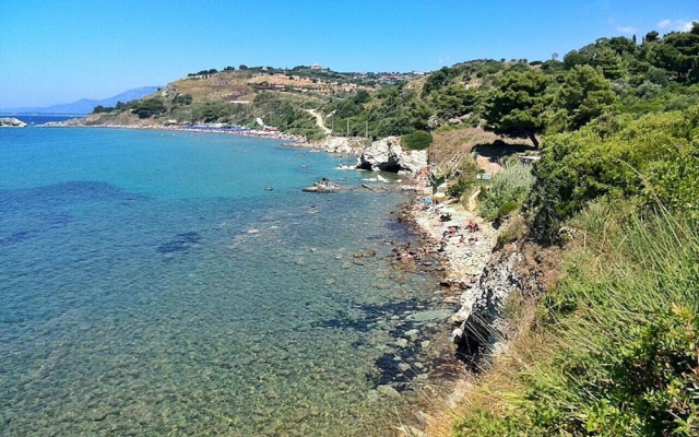 Bungalow By The Sea With Shared Pool