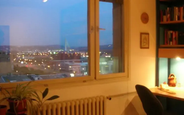 12 Monkeys Studio Apartment