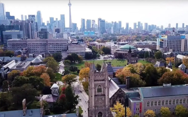 Downtown, Posh PENTHOUSE, Walk Score 95