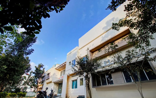 OYO Flagship 80593 Rk Club House