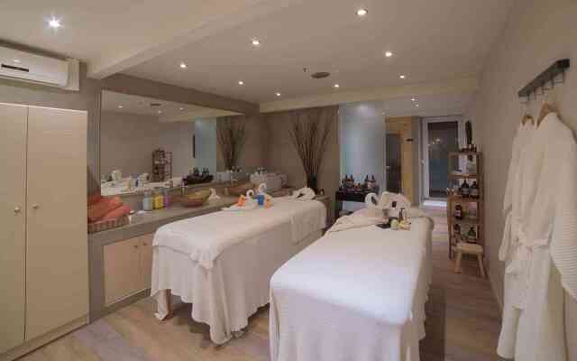 Akron Seascape Resort