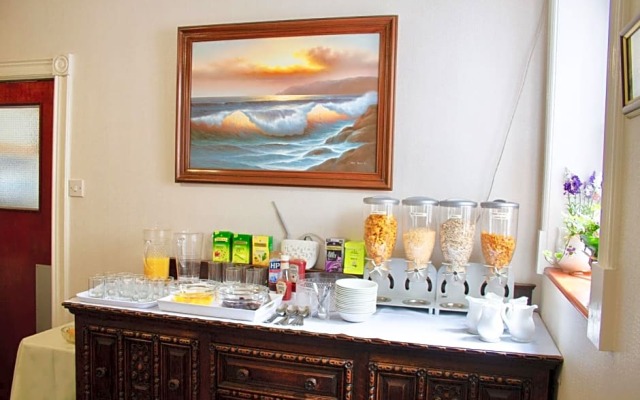 Helmsman Guesthouse