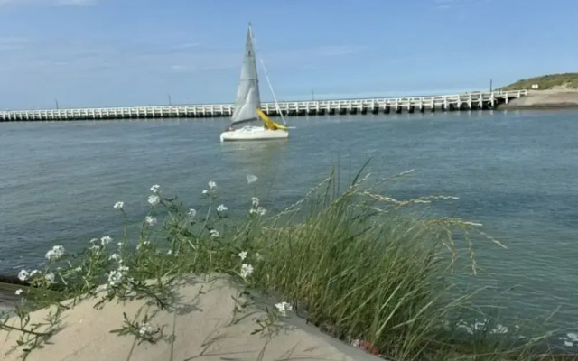 Cosy Apartment With Terrace Near Beach