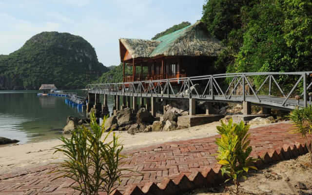 Cat Ba Sandy Beach Resort