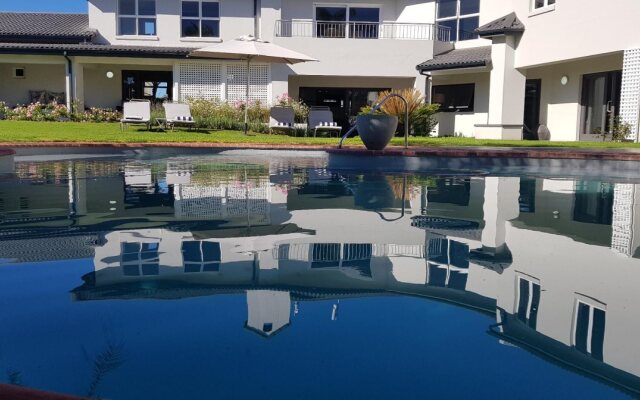 Quartet Hotel and Garden Suites