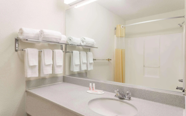 Jesup Inn & Suites
