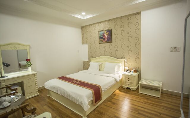 Dahlialand Saigon Hotel & Swimming Pool